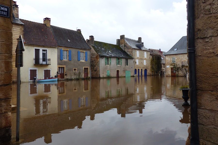 Vézère river overflood in Montignac