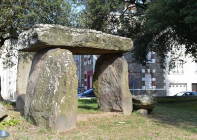 Place du dolmen (©Martin-Launay-Ville de Saint Nazaire)