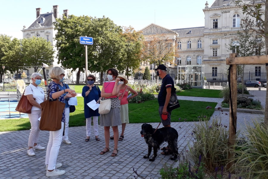 Greeter walk in the city centre of Amiens