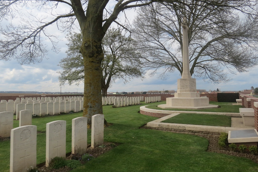 Military cemetery - Auberchicourt