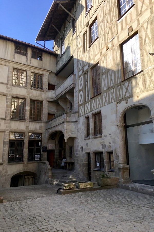 Limoges cathedrale vue pont st etienne-900x600