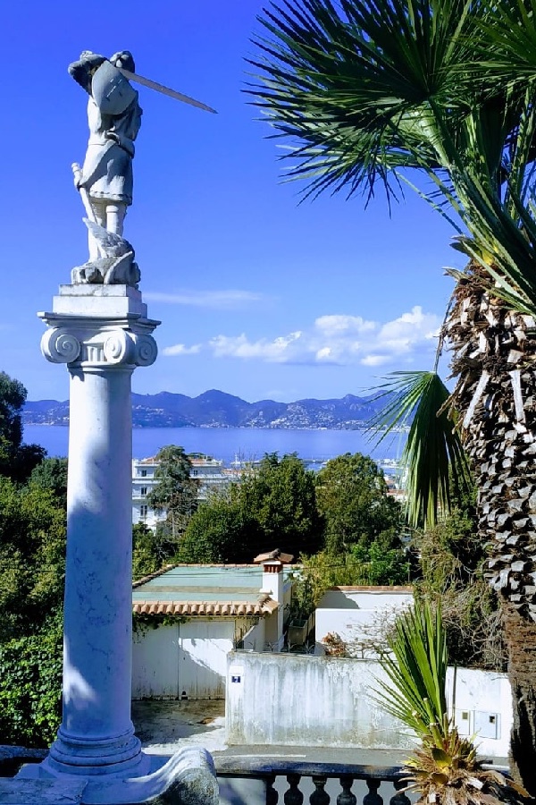 Monument à la mémoire du Duc d'Albany © Greeter 2026 Monument à la mémoire du Duc d'Albany © © Greeter 2026