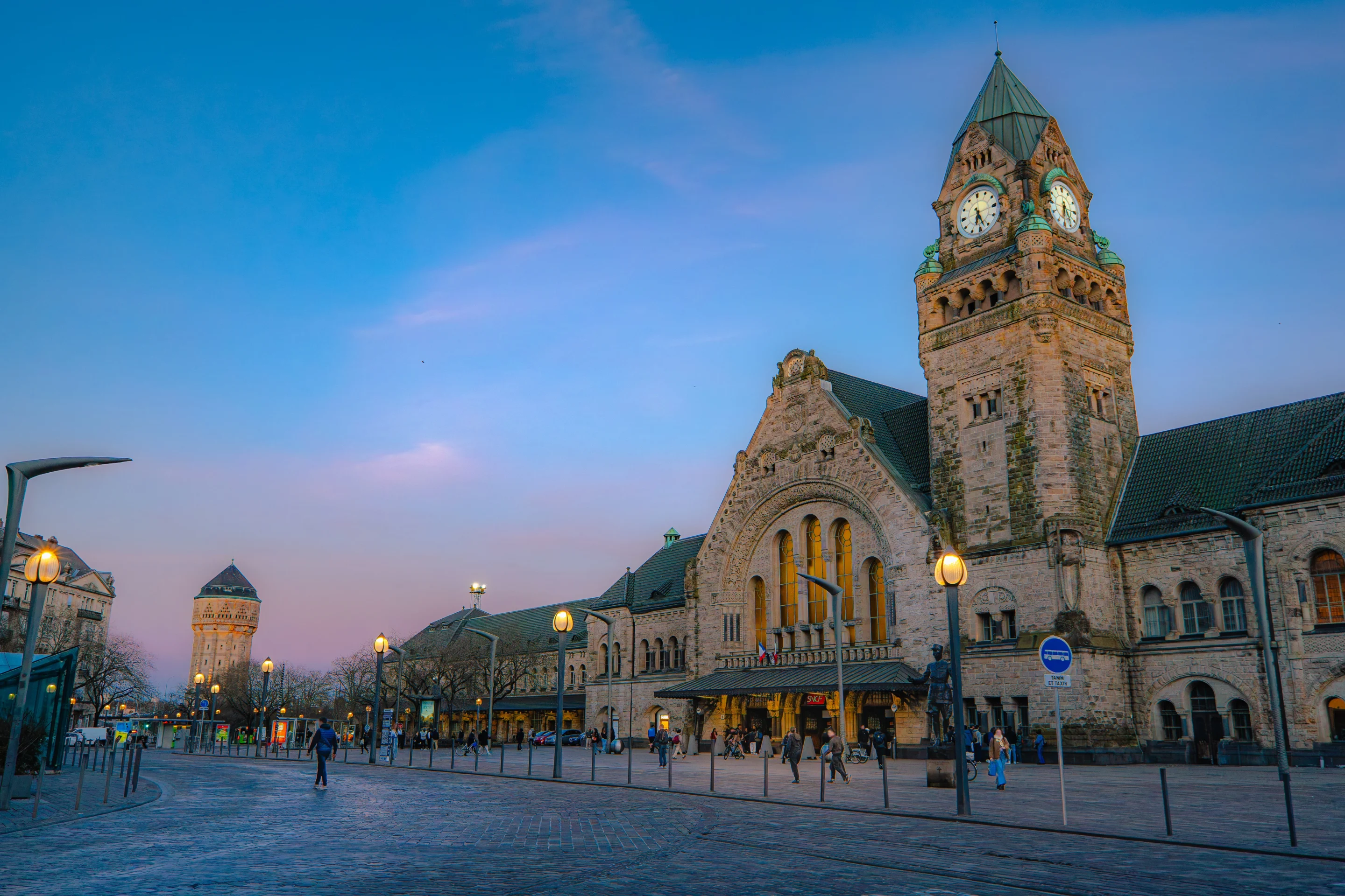 Gare-de-Metz-©-Inspire-Metz Plan d'eau et Mont Saint-Quentin